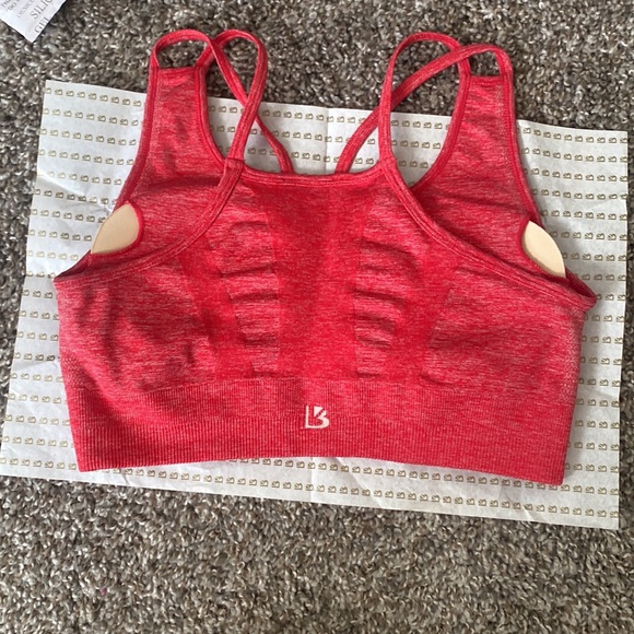 NWT SALSA RED Sz S INLINE SEAMLESS SPORTS BRA - Picture 4 of 5